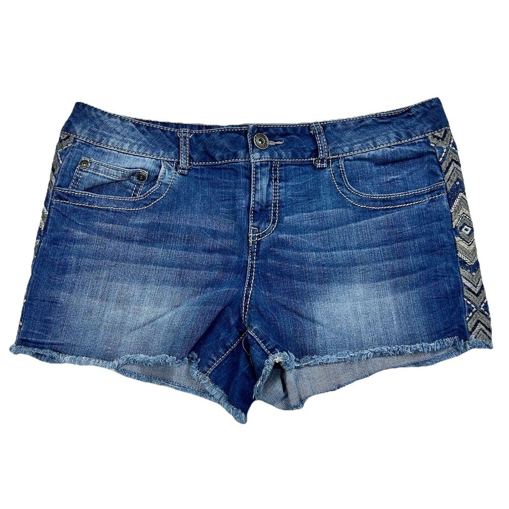 Maurices Embroidered Jean Shorts Size 13/14 Aztec Raw Hem Cut Off Whiskered